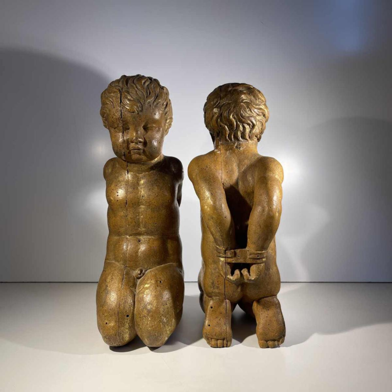Pair of Baroque cherubs carved in gilded wood, Italy / Spain / South of France, ca 1600