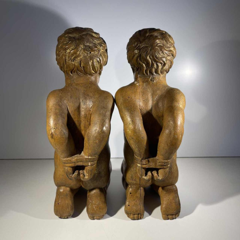 Paire d'angelots baroques sculptés en bois doré, Italie / Espagne, vers 1600