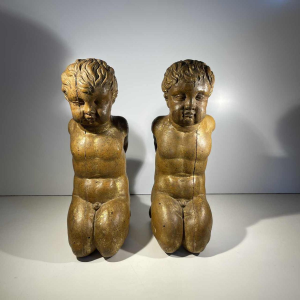 Pair of Baroque cherubs carved in gilded wood, Italy / Spain / South of France, ca 1600