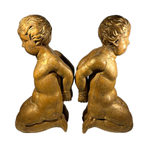 Pair of Baroque cherubs carved in gilded wood, Italy / Spain / South of France, ca 1600