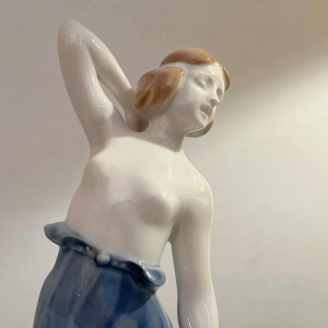 BERTHOLD BOEHS pour ROSENTHAL 'Danseuse ionienne' Sculpture Art Nouveau 1913, porcelaine émaillée, figurine femme K201