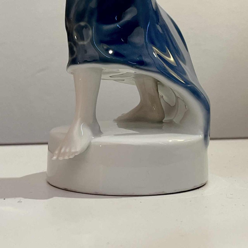 BERTHOLD BOEHS voor ROSENTHAL 'Ionische Danseres' Art Nouveau sculptuur 1913, geëmailleerd porselein, vrouwenbeeldje K201