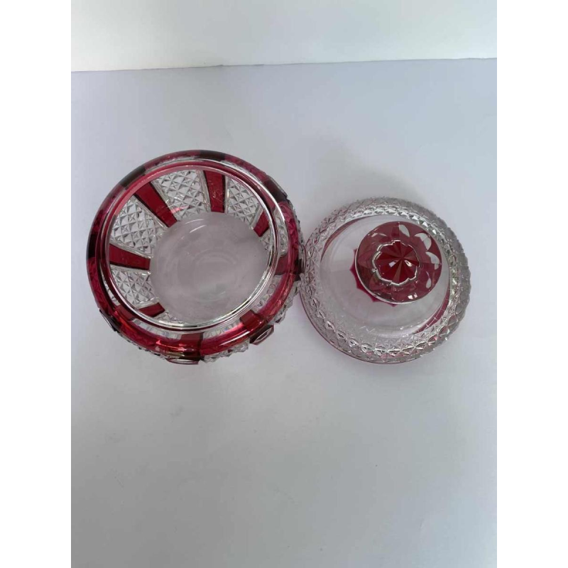 Val-Saint-Lambert, kristallen bonbonnière met helder geslepen en rode binnenvoering, ca 1925