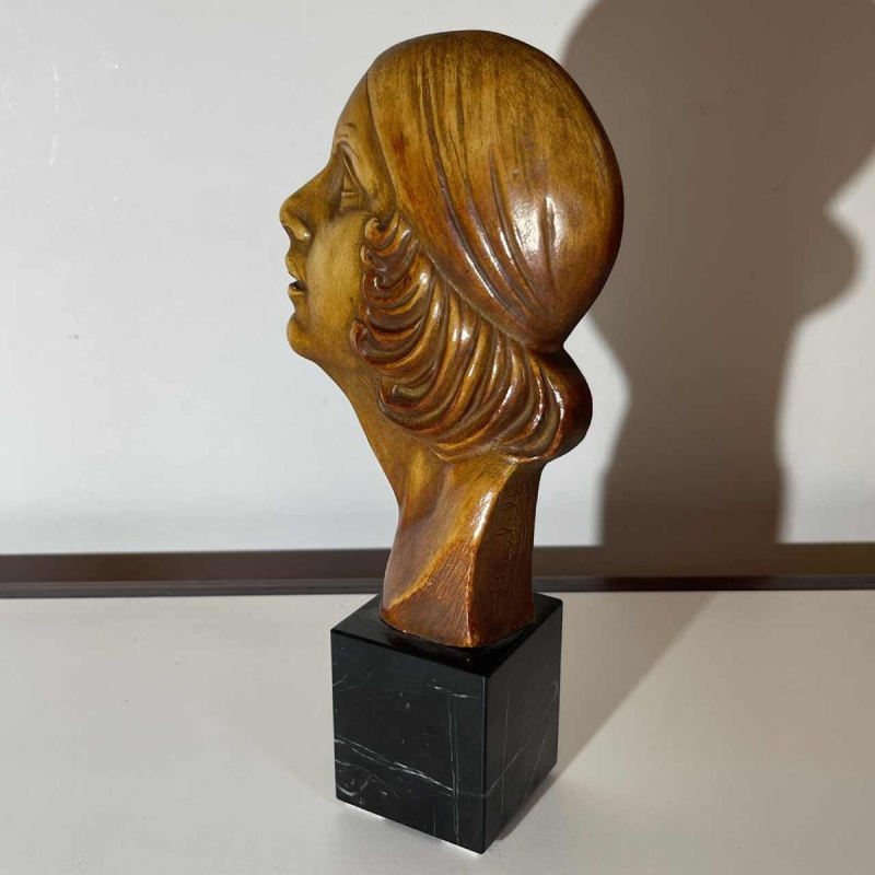 ANTONIO BANCHELLI 'Profile de femme garçonne' sculpture Art Déco en terre cuite, ca 1925