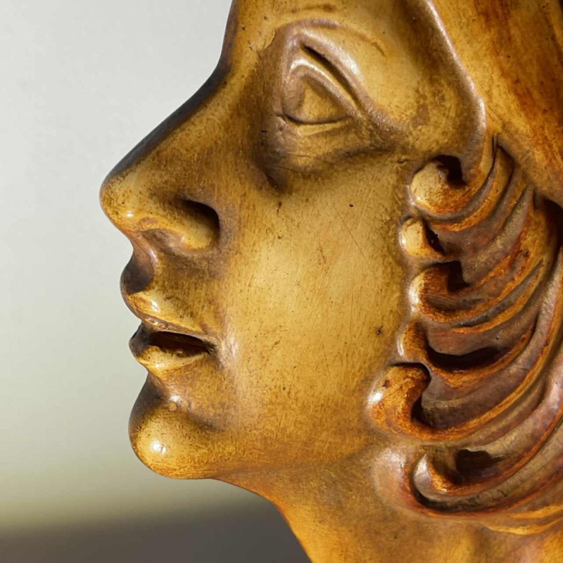 ANTONIO BANCHELLI 'Profiel van garçonne vrouw' Art Deco terracotta sculptuur, ca 1925