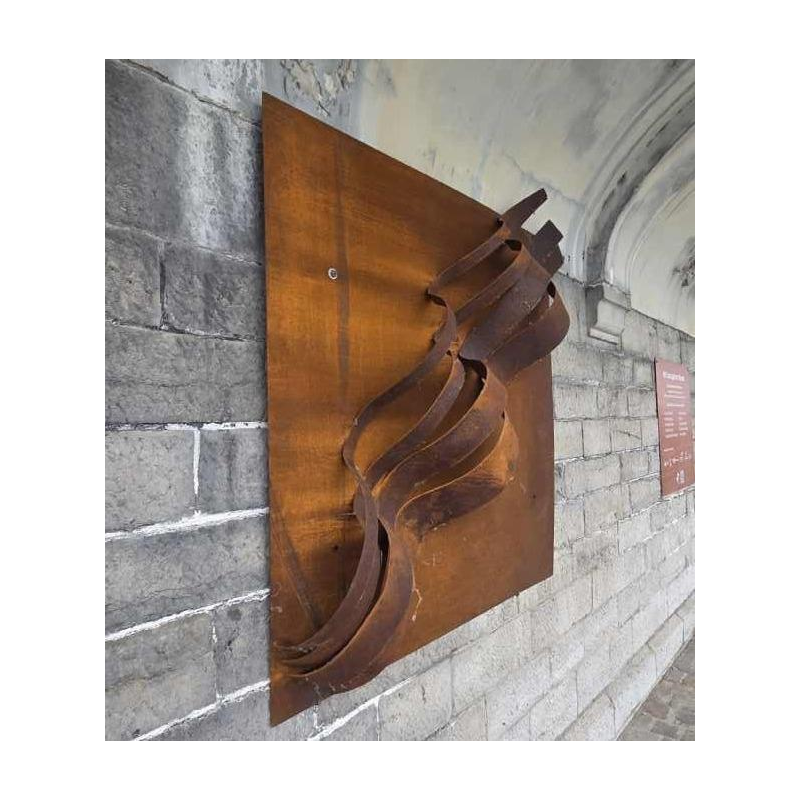 Vinciane Wéry, abstract wall sculpture in corten steel