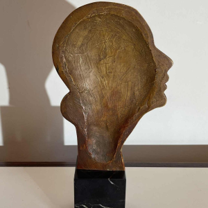 ANTONIO BANCHELLI 'Profiel van garçonne vrouw' Art Deco terracotta sculptuur, ca 1925