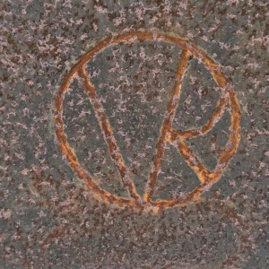 Véronique Roland “Pas-sage“ sculpture murale abstraite en acier corten, XXIe s