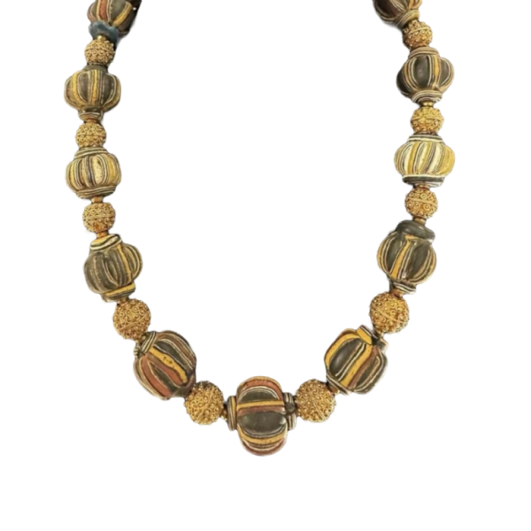 Rare collier de perles afghanes datant d'entre le IXe et le XIIe s