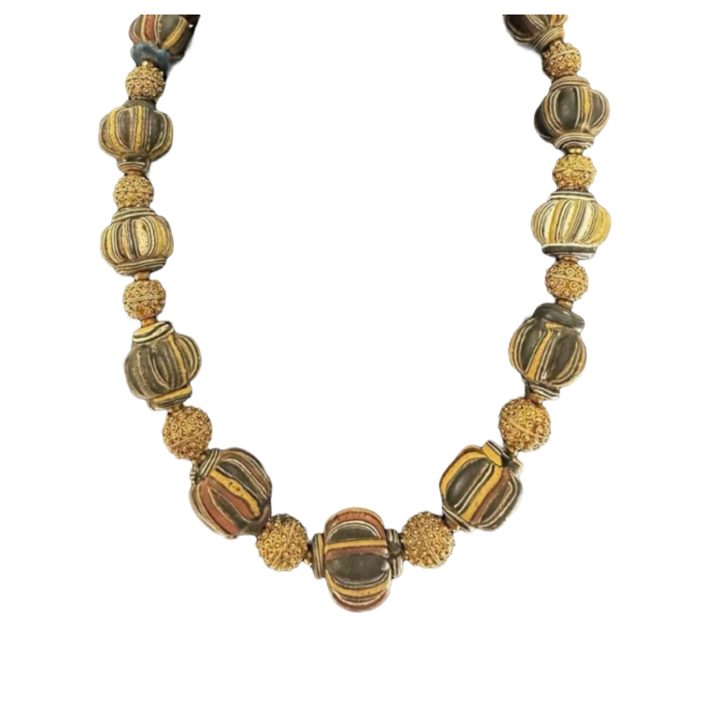 Rare collier de perles afghanes datant d'entre le IXe et le XIIe s
