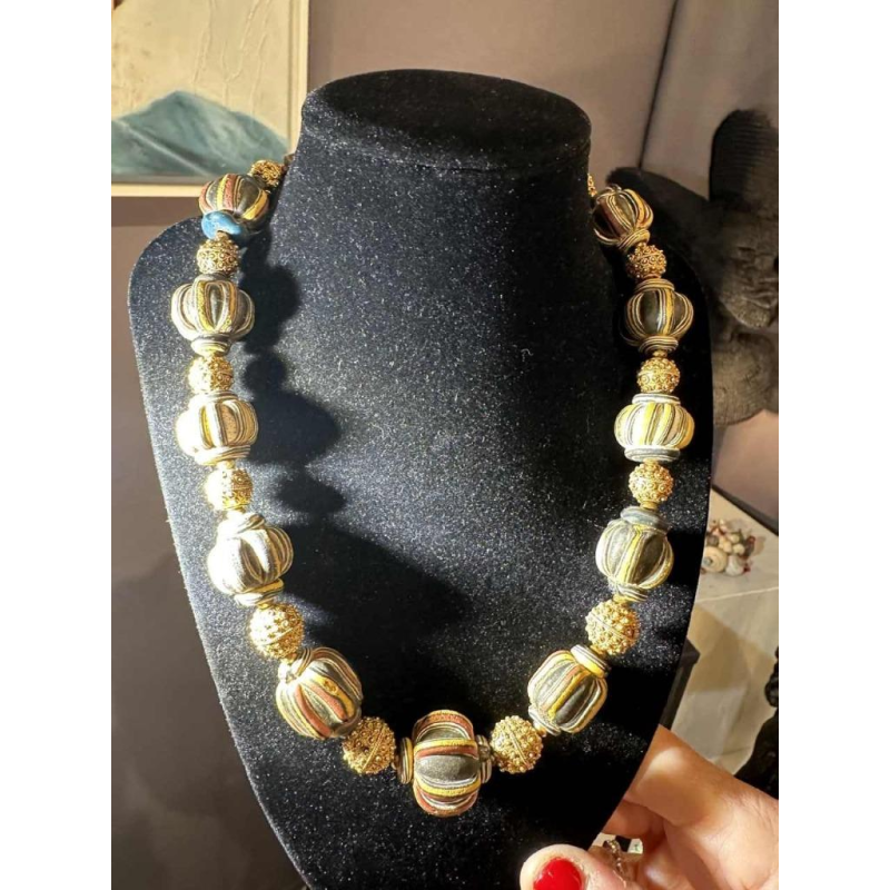 Rare necklace of Afghan pearls dating from between the 9th and 12th century