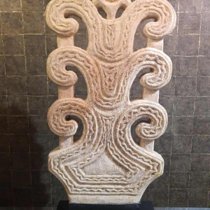 Standbeeld / Sculptuur Totem Polynesië “Koraalriffen” 20e eeuw