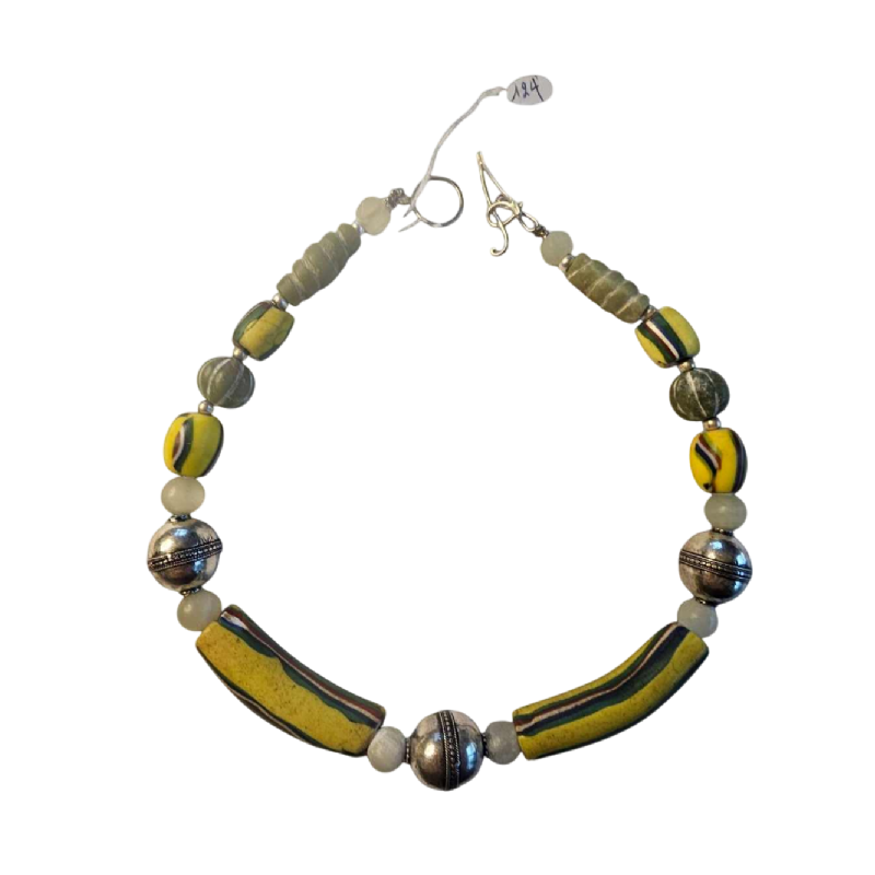 Nicole Vandenabeele-George, Venetiaanse parelketting