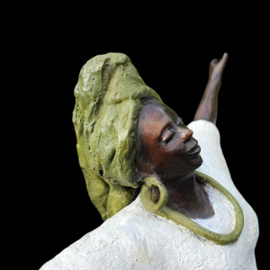 Adama Gandema "Femme au foulard" sculpture en bronze, Burkina Faso
