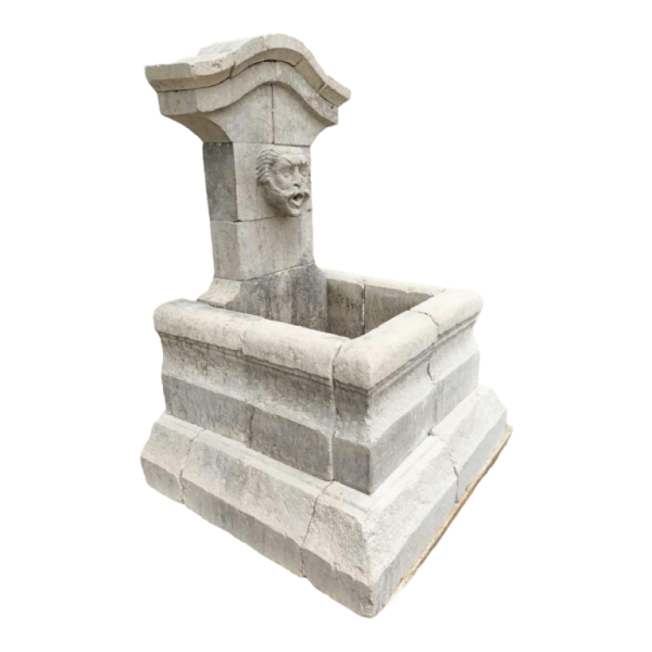 Fontaine en pierre, 20ème siècle