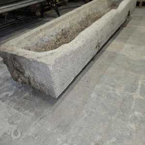 Auge (dit bac) en pierre bleue de Belgique 195cm, 18ème siècle