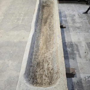 Belgisch arduinen trog 195cm, 18e eeuw