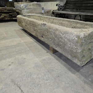 Belgisch arduinen trog 195cm, 18e eeuw