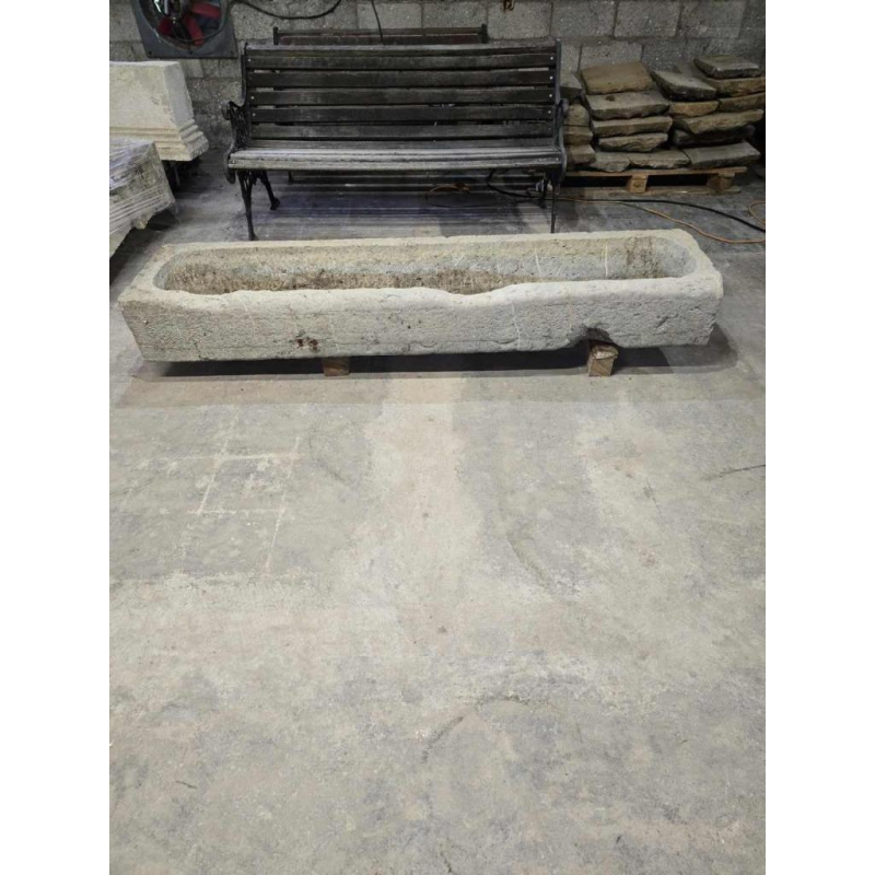 Belgisch arduinen trog 195cm, 18e eeuw