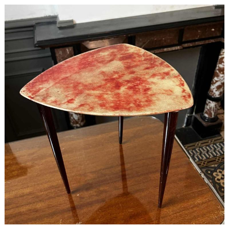 ALDO TURA, salon-/bijzettafel in rood gelakt geitenleer, Italië ca 1950