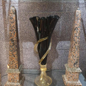 Pair of marble obelisks, Italy 20th century