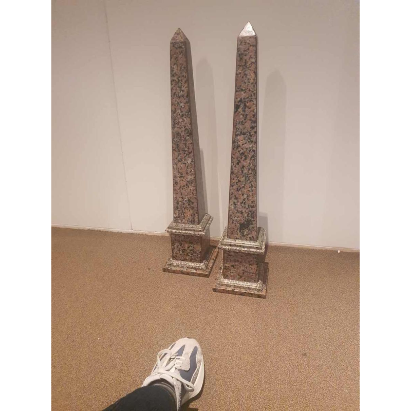 Paire d'obélisques en marbre, Italie XXe s