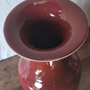 Vase 'Sang de boeuf' en céramique, Chine XIXe s