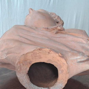Terracotta buste van een vrouw