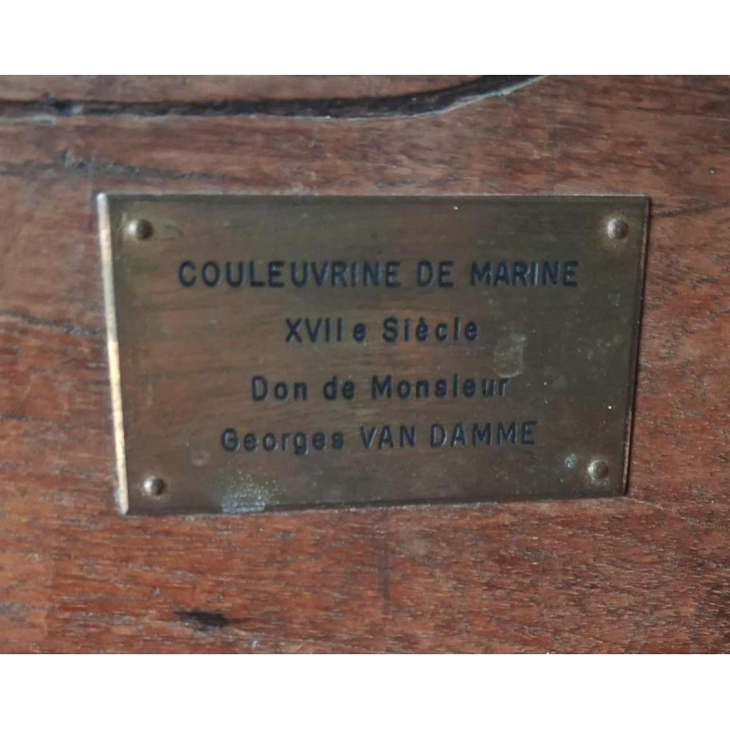 Bronzen scheepskanon “Couleuvrine de Marine”, houten voet