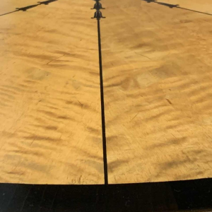 SUE ET MARE (toegeschreven) Art Deco ingelegde sycamore ebbenhouten bijzettafel