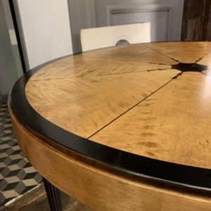 SUE ET MARE (attributed) Art Deco Inlaid Sycamore Ebony Side Table, 1920s