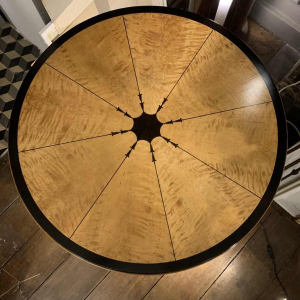 SUE ET MARE (attributed) Art Deco Inlaid Sycamore Ebony Side Table, 1920s