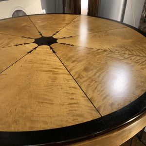 SUE ET MARE (attributed) Art Deco Inlaid Sycamore Ebony Side Table, 1920s