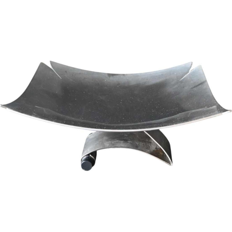 Lino Sabattini, modernistisch sculpturaal tafelstuk van verzilverd metaal, Italië, jaren 70