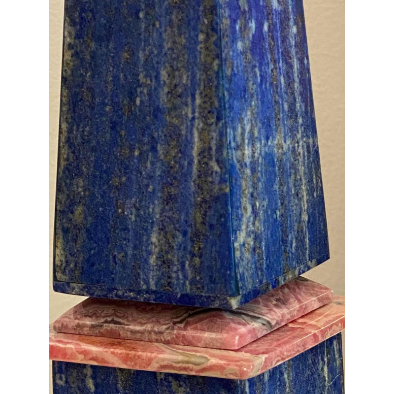 Sculptuur ‘Obelisk’ lapis lazuli & rhodochrosiet, ca 1970