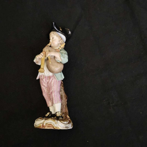 Porcelaine de Meissen 'Enfant à la cornemuse' Allemagne fin XIXe s