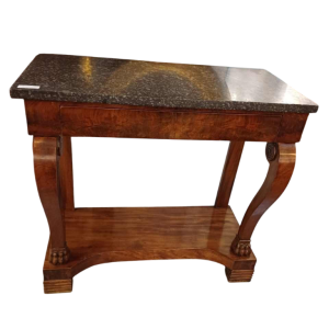 Console in Charles X-stijl, mahoniehout met klauwpoten en zwart marmer, eind 19e eeuw
