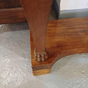 Console in Charles X-stijl, mahoniehout met klauwpoten en zwart marmer, eind 19e eeuw