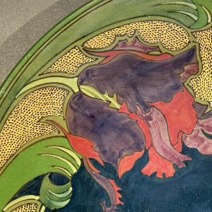 ZUID HOLLAND PLATEELBAKKERIJ " WM ", Grand Plat Art Nouveau Céramique, ca 1910