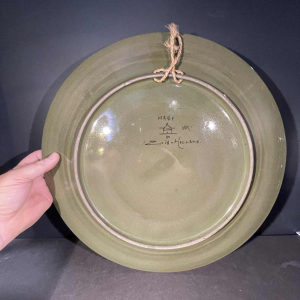 ZUID HOLLAND PLATEELBAKKERIJ " WM ", Grand Plat Art Nouveau Céramique, ca 1910