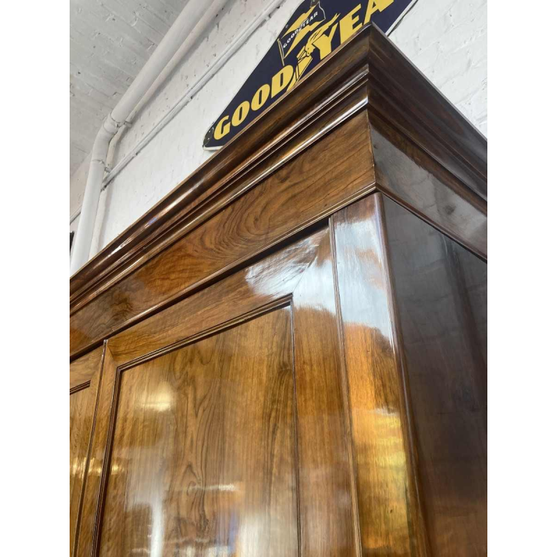 Walnut linen chest with a shiny patina, early 20th century