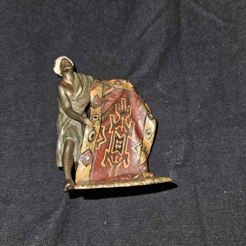 Vienna bronze The carpet merchant Orientalist sculpture after Franz Bergmann, Austria late 19th century