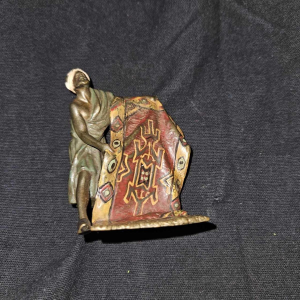 Vienna bronze The carpet merchant Orientalist sculpture after Franz Bergmann, Austria late 19th century