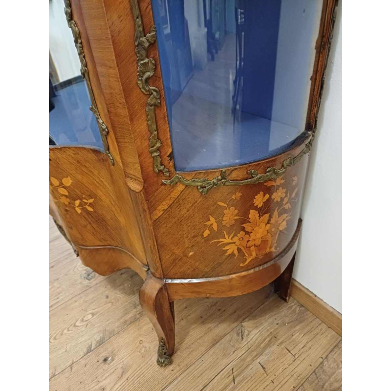 Louis XV style display cabinet, walnut veneer and marquetry, bronze fittings and curved glass, late 19th century