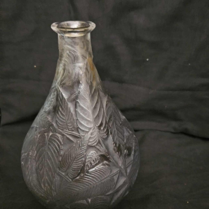 R. Lalique, Art Deco Sage vase in moulded blown glass with grey patina, created before 1937