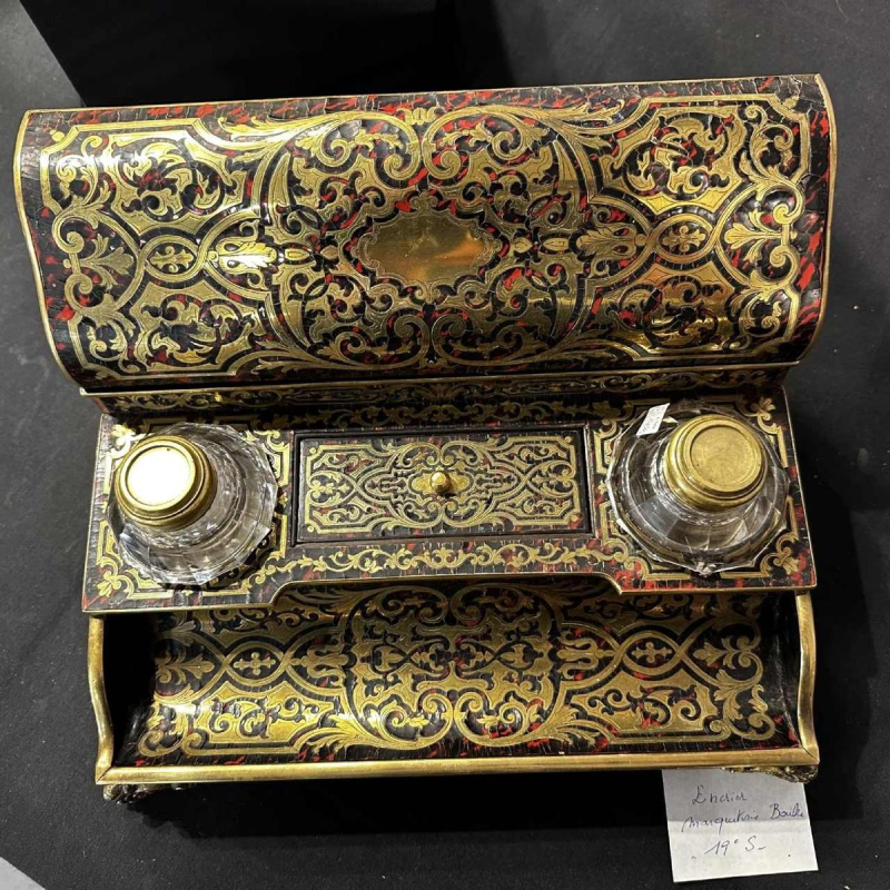 Tortoiseshell and brass inkwell in the Boulle style, Napoleon III period, late 19th century