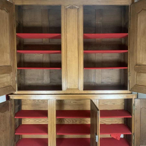 Grote eikenhouten dressoir met dubbele romp uit het begin van de 20e eeuw.