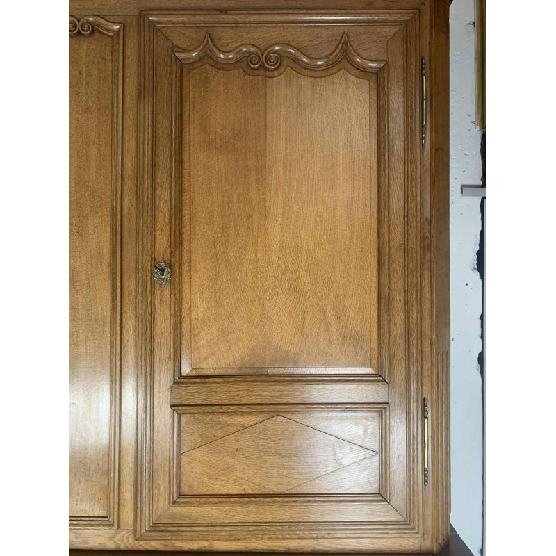 Grote eikenhouten dressoir met dubbele romp uit het begin van de 20e eeuw.