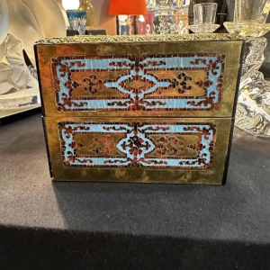 Théodore ANNEE, gestempeld geëmailleerd parfumdoosje, 19e eeuw