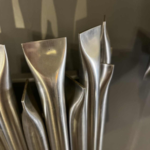 RAAK 'Concorde' paar wandlampen, 'orgelpijp' type in geborsteld aluminium, ca 1970